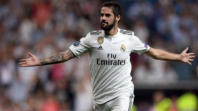 Isco bứt tốc trên hành lang cánh