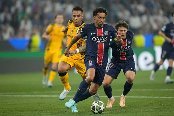 Marquinhos phòng ngự trước Inter Milan