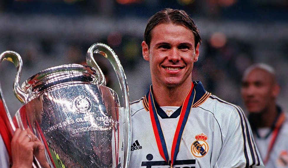 Redondo ăn mừng cùng chức vô địch Champions League