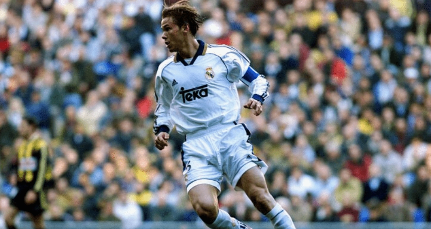 Redondo trong màu áo trắng của Real Madrid